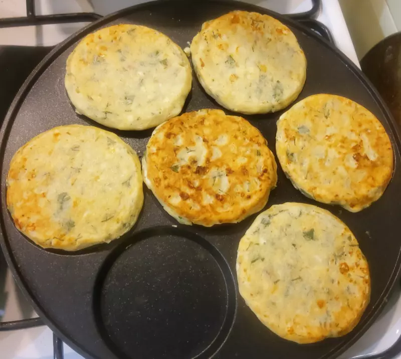 Хачапури без замешивания, на сковороде