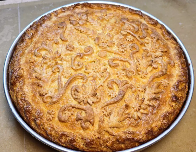 Сдобные пироги с потрошками в сметане; с бланшированной капустой с яйцами и др., в пиццепечках Princ