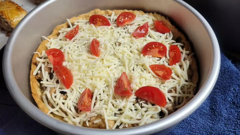 Киш с курицей и грибами