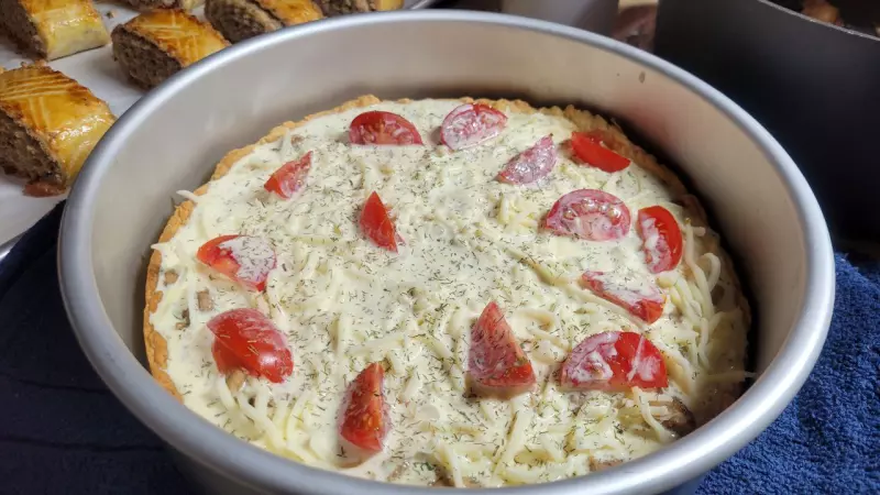 Киш с курицей и грибами