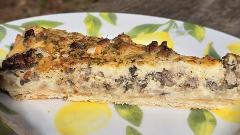 Киш с курицей и грибами