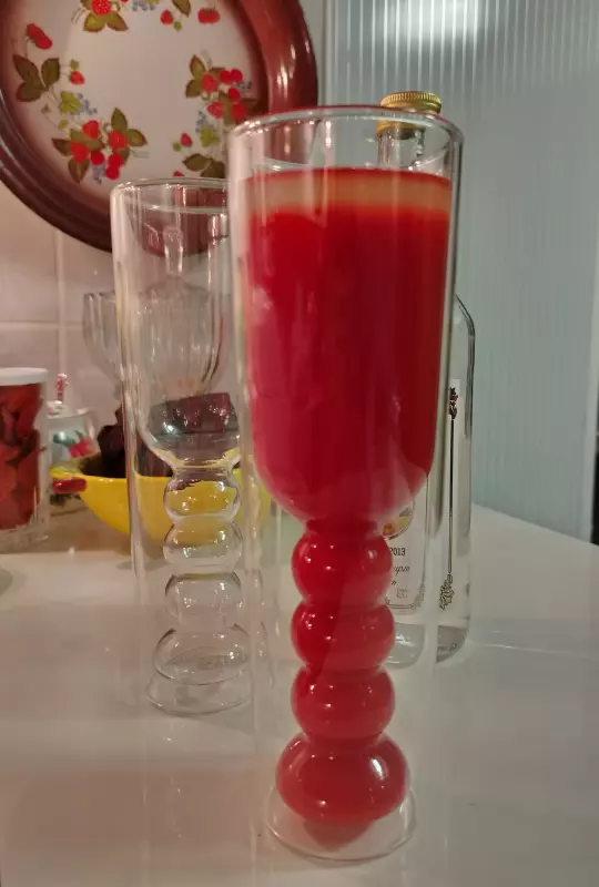 Посуда для поесть (тарелки, чашки и вообще сервизы)