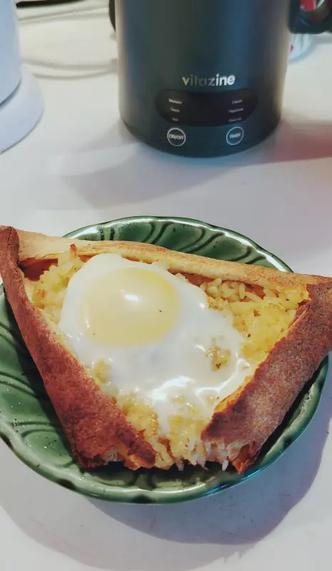 И снова ленивые хачапури (фокус в сыре брусочками и зубочистках)