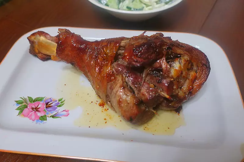 Индюшка. Маринованная голень в духовке