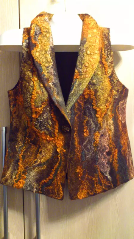 Фелтинг (валяние из шерсти)