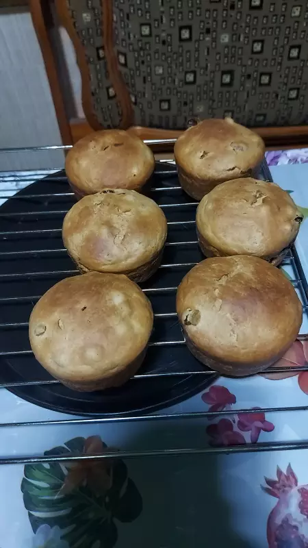 Булочки с изюмом на опаре
