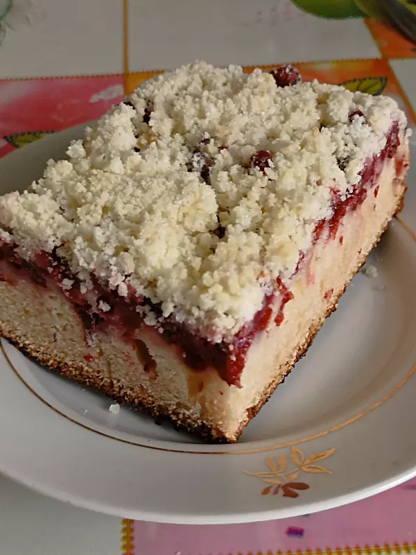 Дрожжевой пирог с черникой и штрейзелем