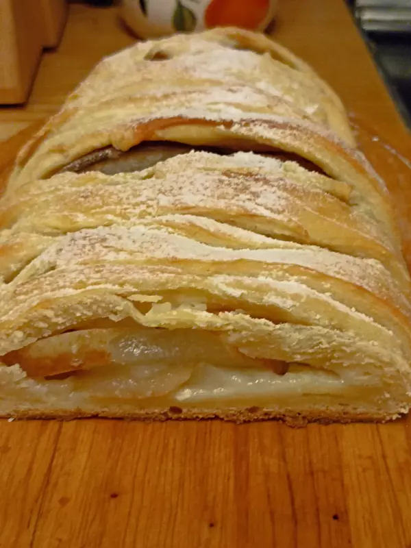 Плетёнка творожная с яблоками