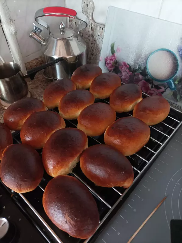 Воздушные дрожжевые булочки