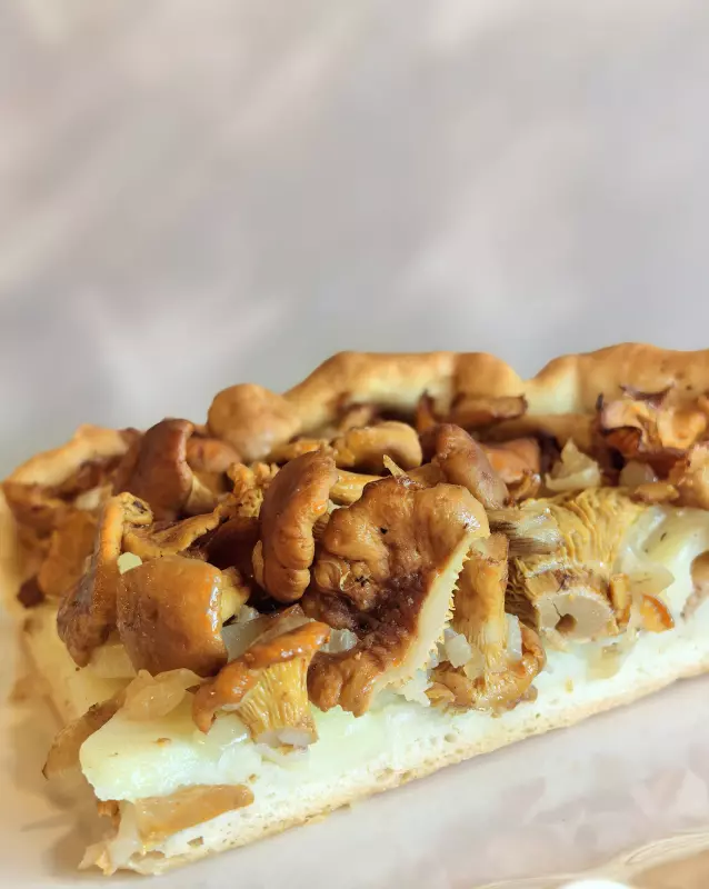 Постная дрожжевая галета с картофелем и грибами