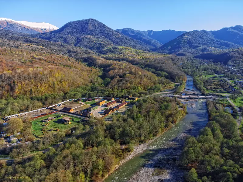 Под крылом самолета…