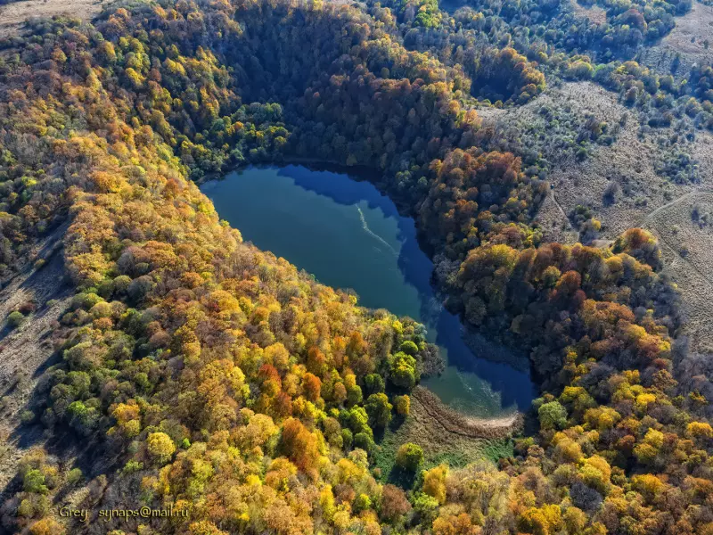 Под крылом самолета…