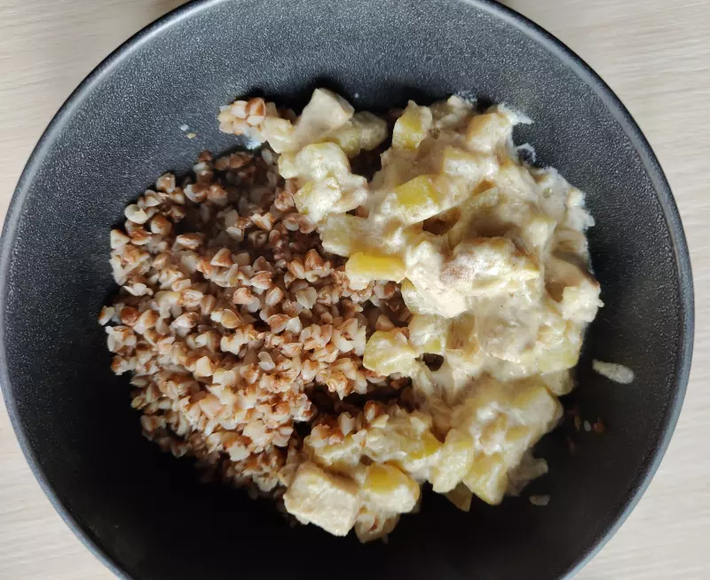 Курица с кабачками в сметане