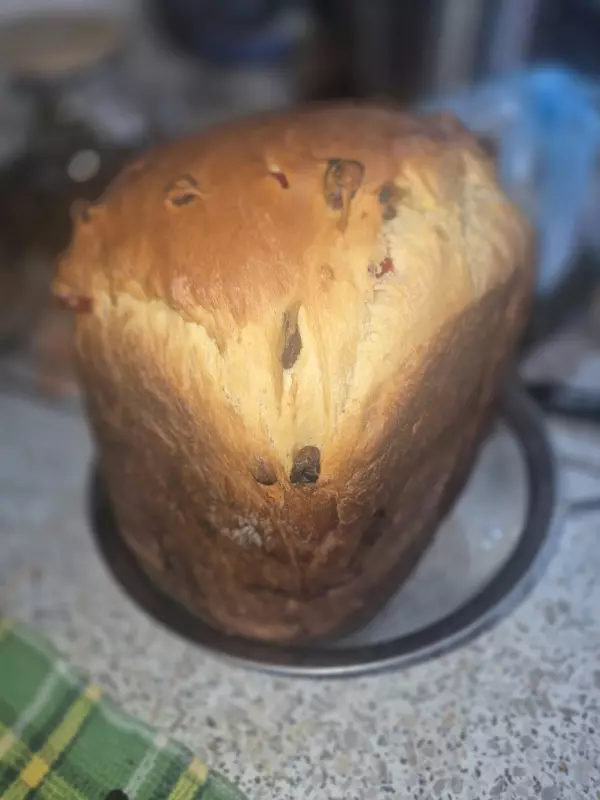 Кулич с изюмом