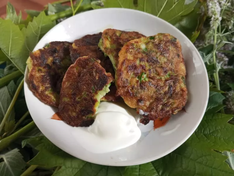 Оладьи из кабачков с зеленым луком