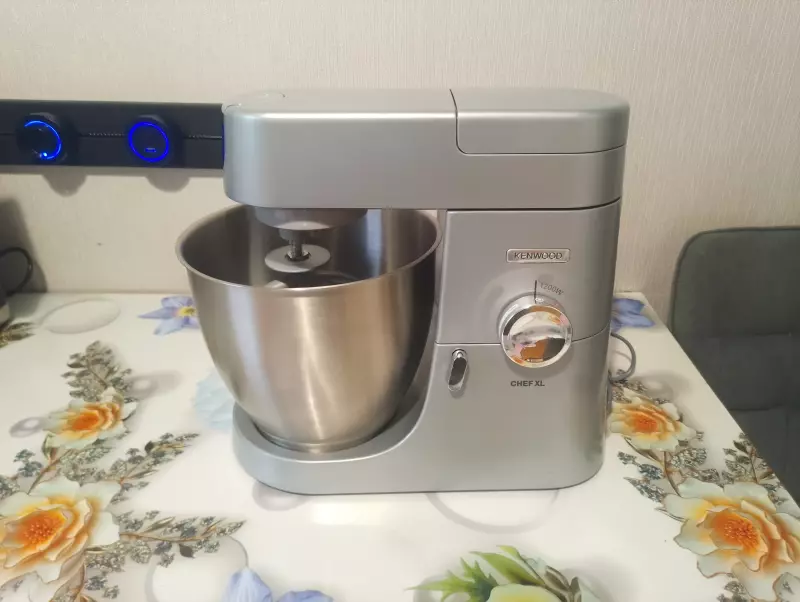 Кухонная машина Kenwood Chef XL KVL4100S + полный комплект насадок