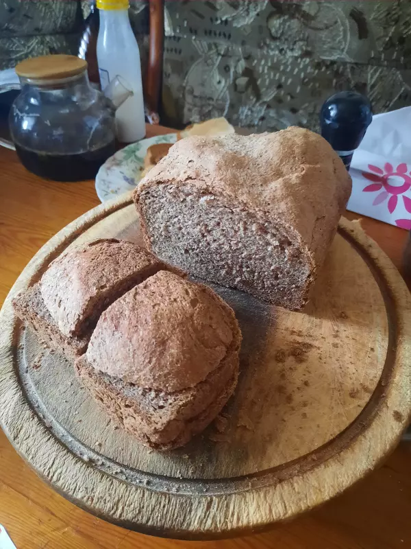 Хлеб из фиолетовой цельнозерновой муки в хлебопечке