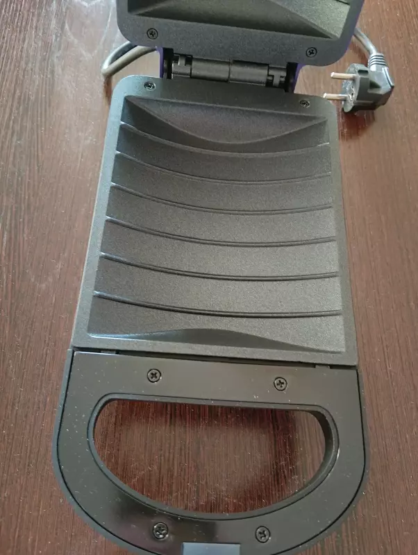 Продам: Бутербродница KitFort kt-3691