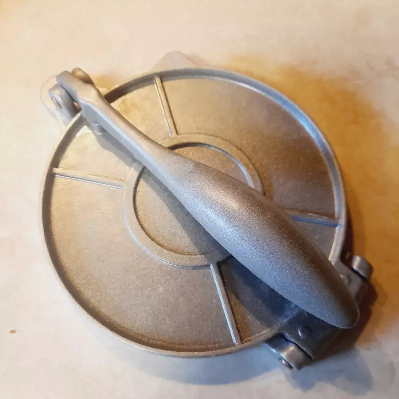 Tortilla Maker или тортилья мейкер. Чапатница или прибор для выпекания лепёшек