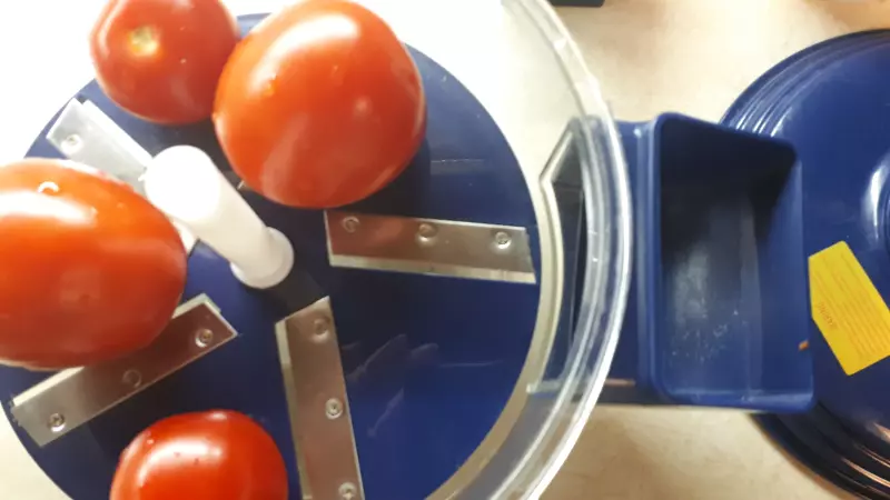 Овощечистка или Fruit and vegetable peeler
