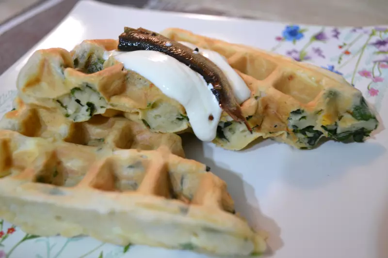 Вот блин румяный, а вот оладьи и вафли))