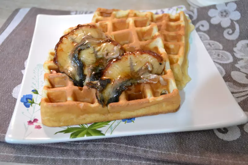 Вот блин румяный, а вот оладьи и вафли))