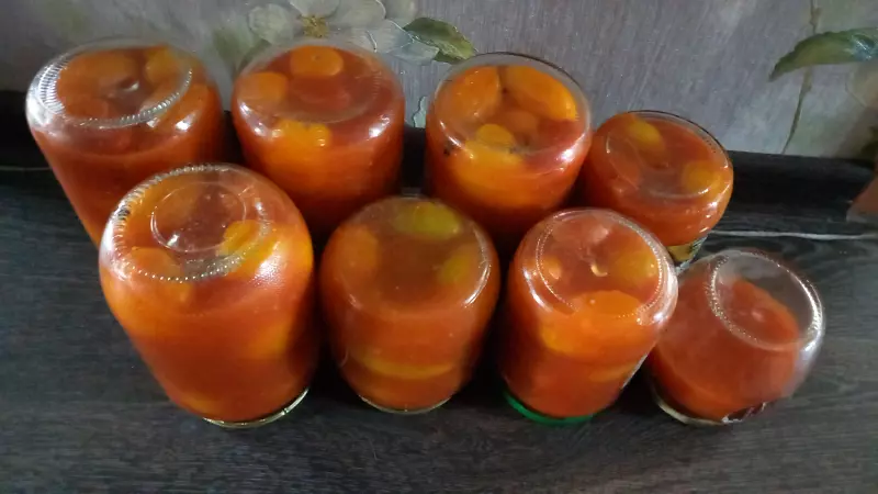 Томаты в томатной заливке