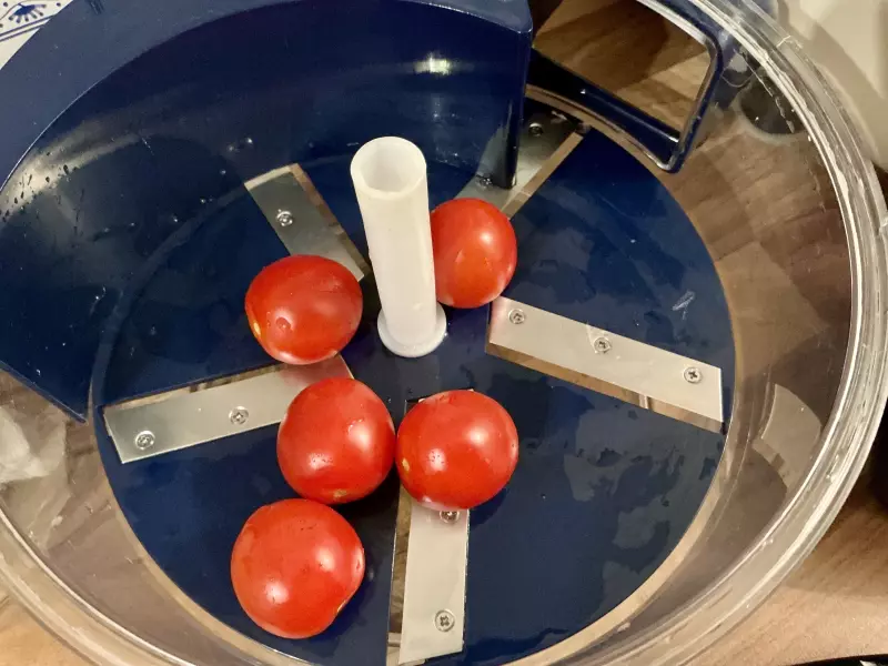 Овощечистка или Fruit and vegetable peeler