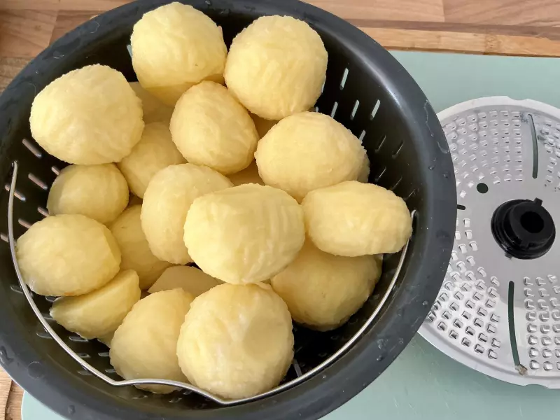 Овощечистка или Fruit and vegetable peeler