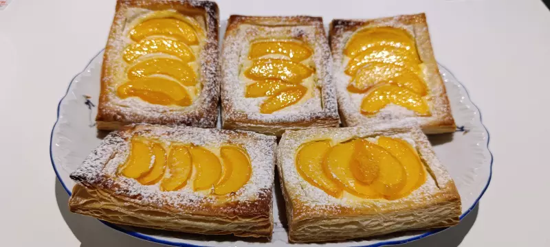 Сырный даниш с ягодами (Cheese Danish)