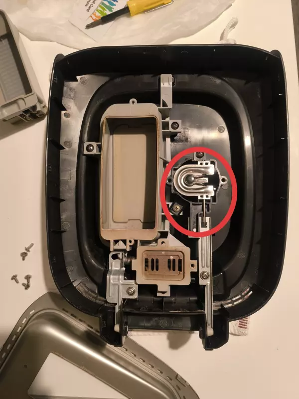 Болтается клапан дрожжевого диспенсера в ХП Panasonic  SD-ZB2512.