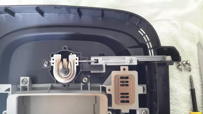 Болтается клапан дрожжевого диспенсера в ХП Panasonic  SD-ZB2512.