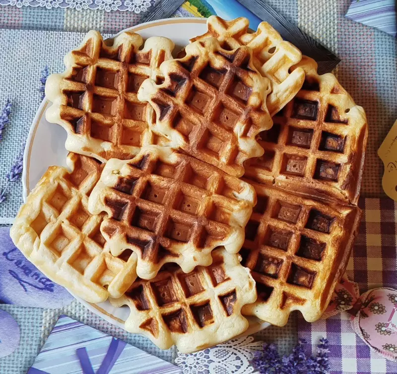 Мягкие вафли на кефире и сметане