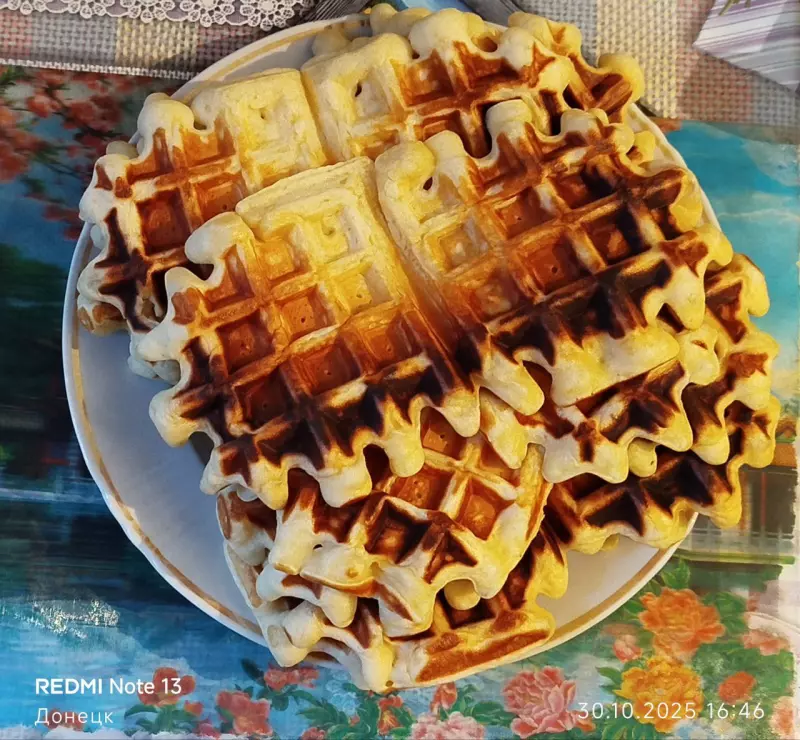 Мягкие вафли на кефире и сметане