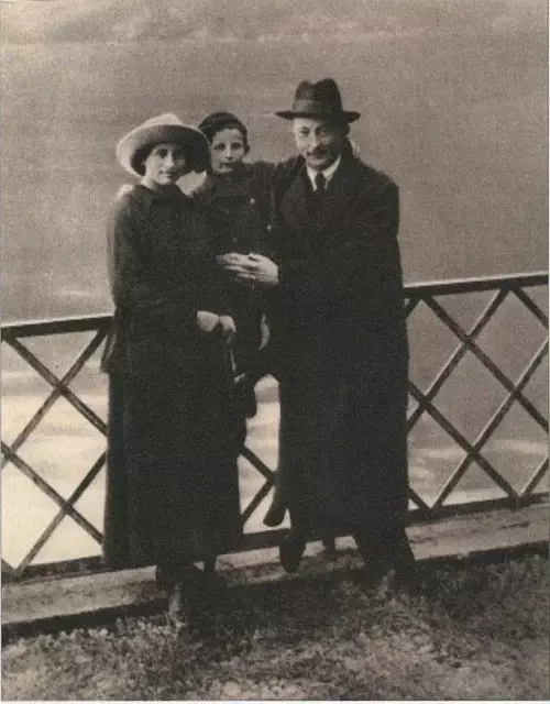 Селебрити-лайф