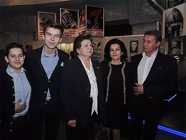 Селебрити-лайф