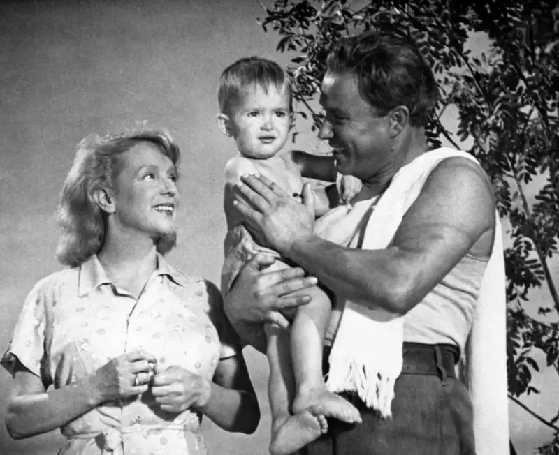 Селебрити-лайф