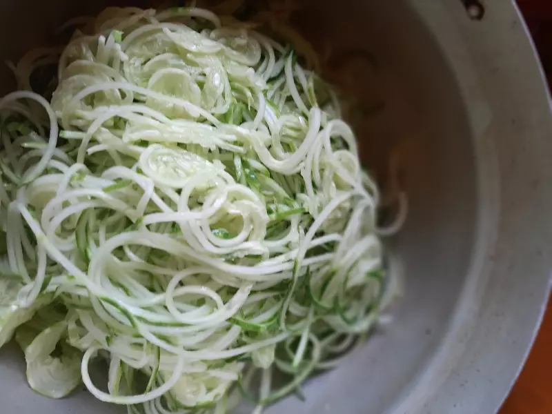 Погружной блендер 7 в 1 Philips HR2657/90 с овощерезкой-спиралайзером