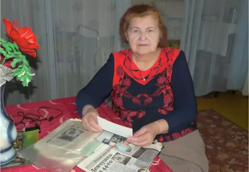 Поклонимся великим тем годам....