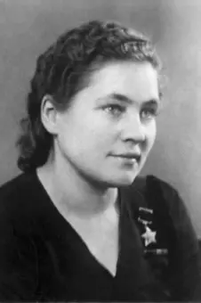 Поклонимся великим тем годам....
