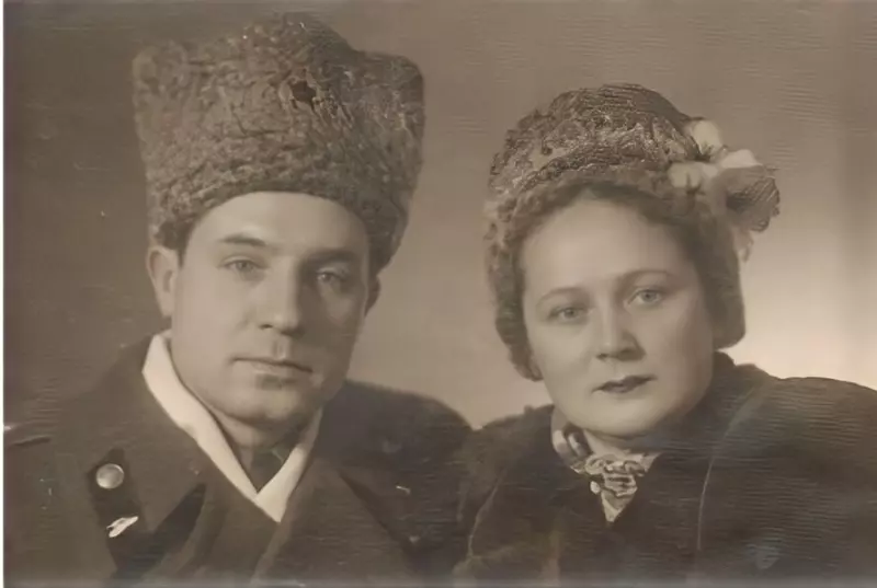 Поклонимся великим тем годам....