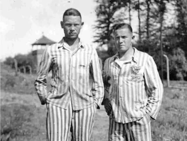 Поклонимся великим тем годам....