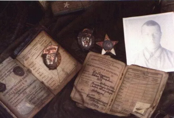 Поклонимся великим тем годам....