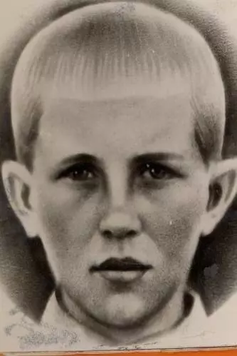 Поклонимся великим тем годам....