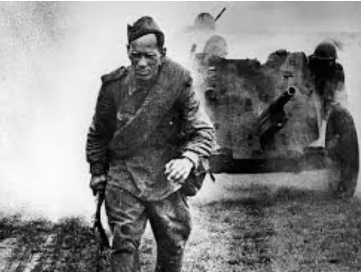 Поклонимся великим тем годам....