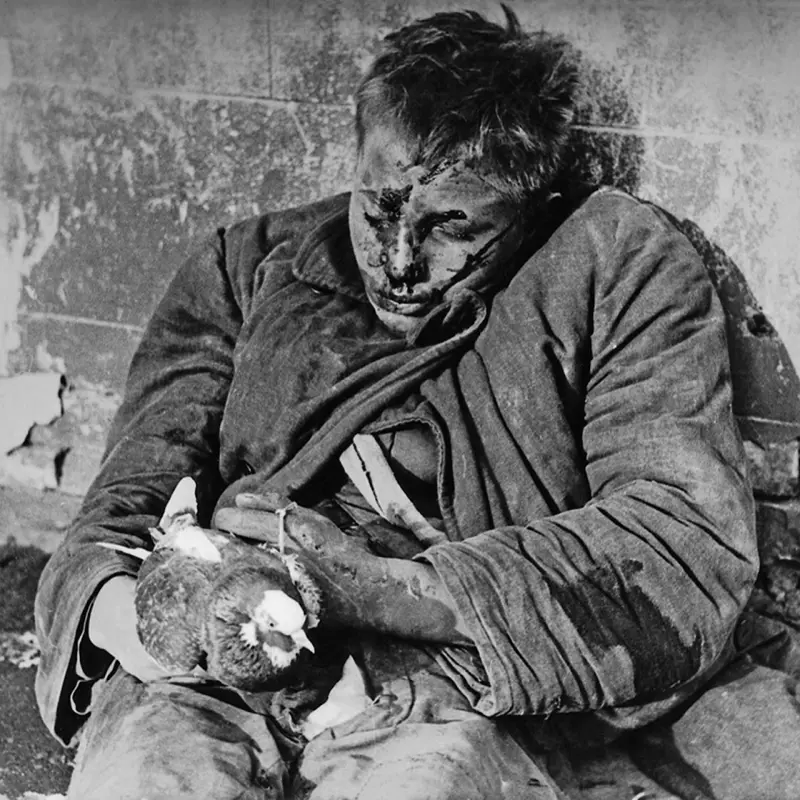 Поклонимся великим тем годам....