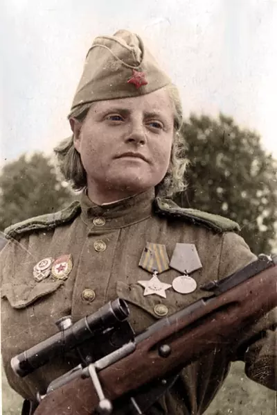Поклонимся великим тем годам....