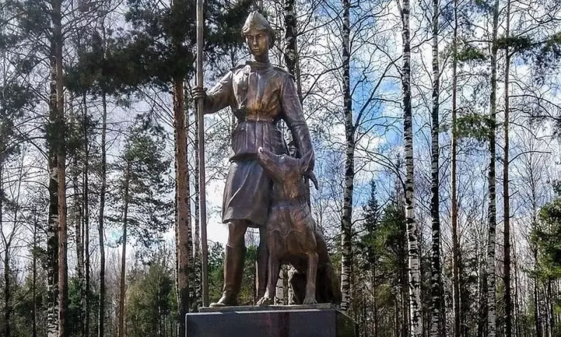 Поклонимся великим тем годам....